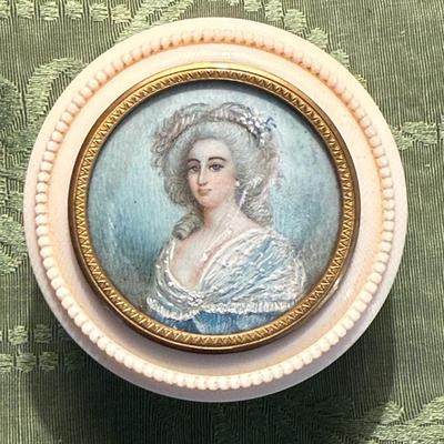 Lidded trinket box with miniature portrait