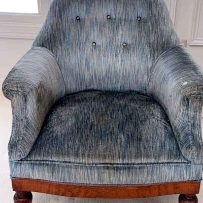 Upholstered accent chair