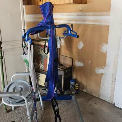 Like new Hoyer lift
