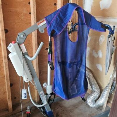 Like new Hoyer lift
