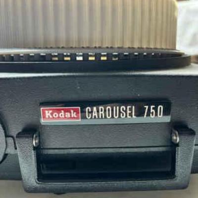 KODAK CAROUSEL 650 35MM SLIDE PROJECTOR W/CAROUSEL