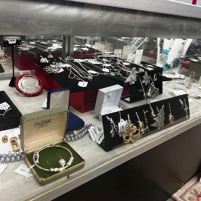Sale Photo Thumbnail #87
