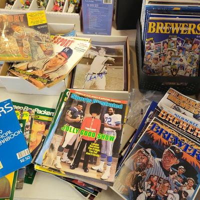 Sale Photo Thumbnail #224: Vintage Sports Programs / Yearbooks / Magazines 