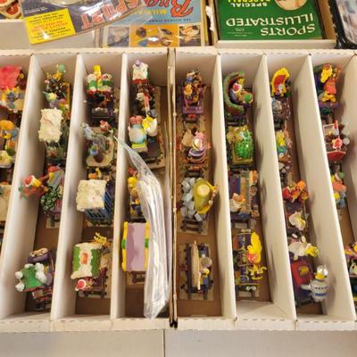 Sale Photo Thumbnail #226: Simpson Holiday Express Train Set - 40 Pieces - W/COAS