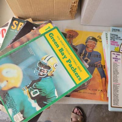 Sale Photo Thumbnail #218: Vintage Sports Programs / Yearbooks / Magazines 