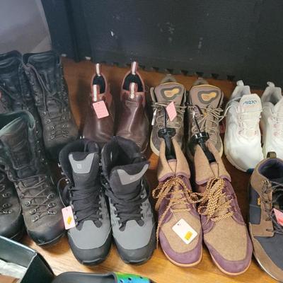 Sale Photo Thumbnail #139: Mens Shoes 