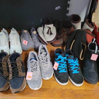Sale Photo Thumbnail #140: Mens Shoes 