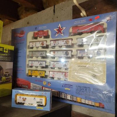 Sale Photo Thumbnail #166: Super Bow Express Train Set - NIB