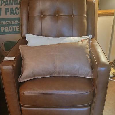 Sale Photo Thumbnail #4: Abbyson MCM Style Leather Recliner- NEARLY NEW!