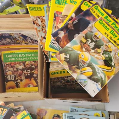 Sale Photo Thumbnail #219: Vintage Sports Programs / Yearbooks / Magazines 