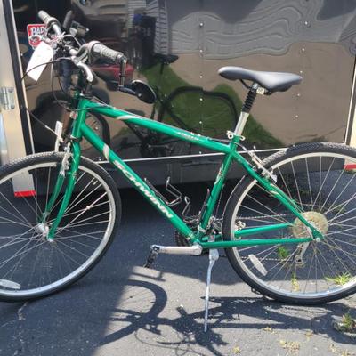 Sale Photo Thumbnail #204: Schwinn Sierra 700