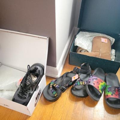 Sale Photo Thumbnail #138: Mens Shoes