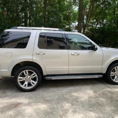 Sale Photo Thumbnail #173: $5000 Ford Explorer 161K miles, body in good condition, leather seats, third row seats