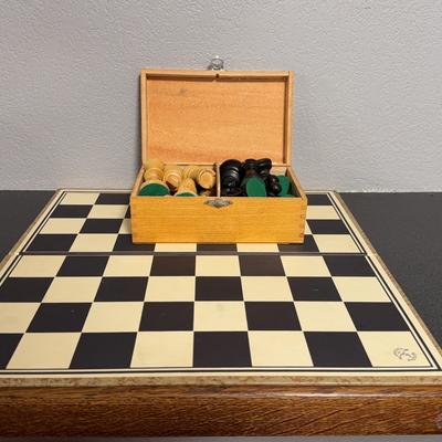 Pleasant Time Chessboar & Wood Pieces 