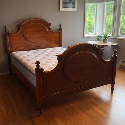 Queen Size Bed And Mattress 