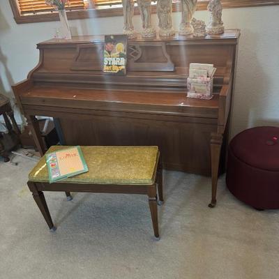 Sale Photo Thumbnail #25: Kimball piano