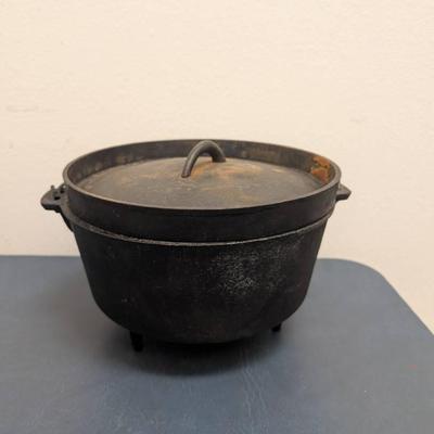 Cast Iron Cauldron Pot