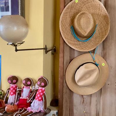 Dolls , straw hats