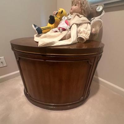  Vintage side table cabinet 