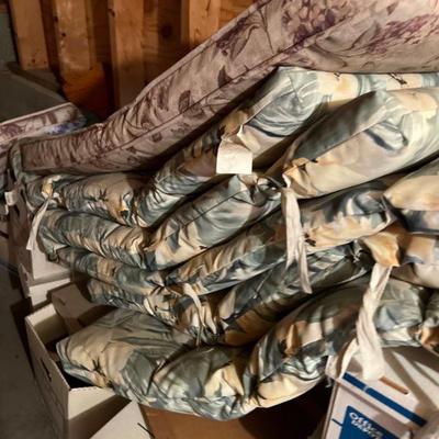 patio furniture cushions 