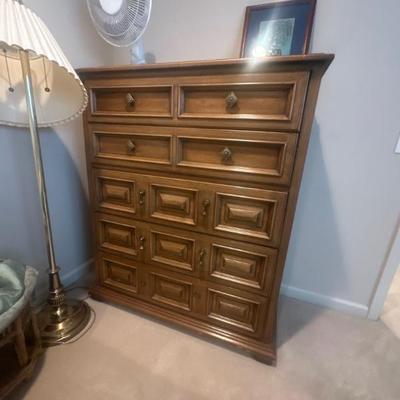 Dresser 