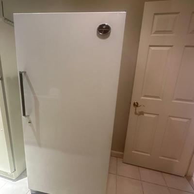 White-Westinghouse upright freezer 