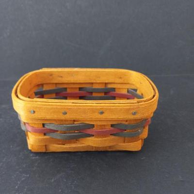 Signed by 5 Family Members Vintage 1994 Longaberger Woven Traditions Business Card Basket - 4¾" x 3¼" x 2¼"