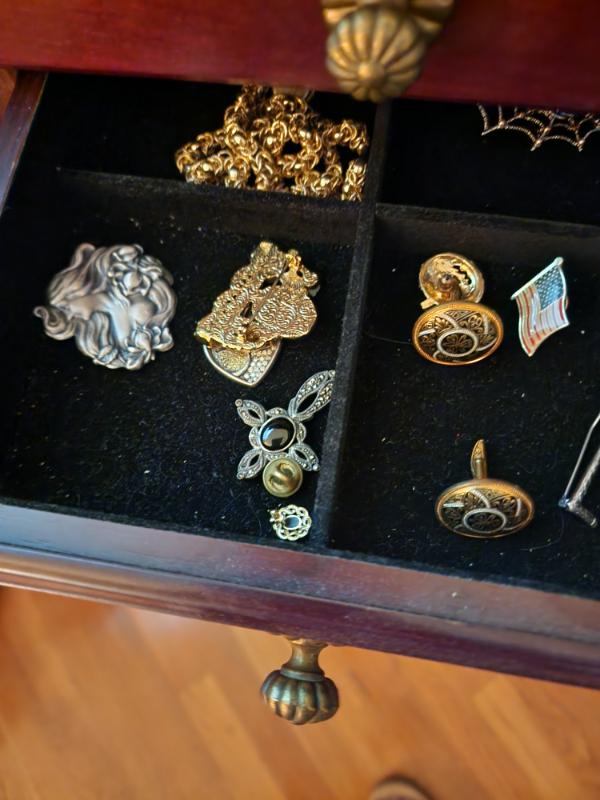 Sale Photo Thumbnail #62