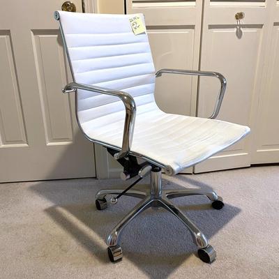 Modern White Vinyl And Chrome Office Desk Chair