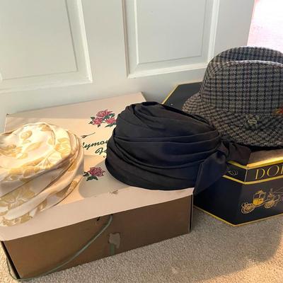Lot Of Vintage Women’s Hats And A Contemporary Men’s Hat With Boxes