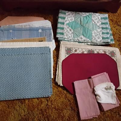 Lot Of Placemats And Napkins