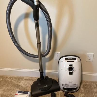 Miele Complete C3 Vacuum Cleaner 