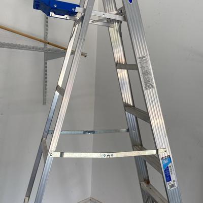 8-Foot Werner Metal Ladder - Load Capacity 250-lbs