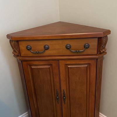 Short Corner Cabinet 