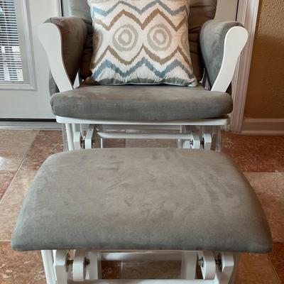 White Rocker with Ottoman 