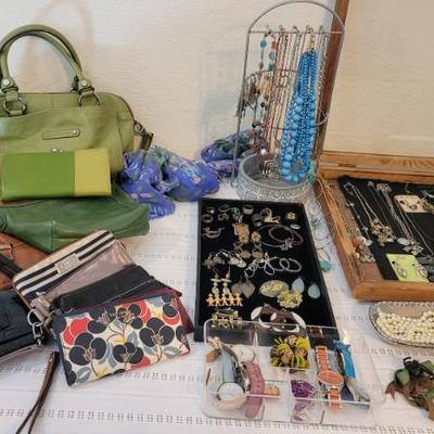 Sale Photo Thumbnail #218