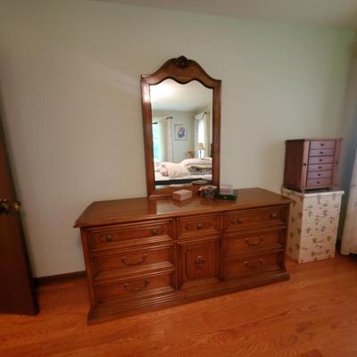 Sale Photo Thumbnail #127