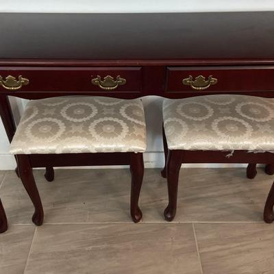 Vanity Console With 2 Stools