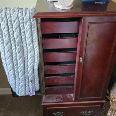 Sale Photo Thumbnail #25
