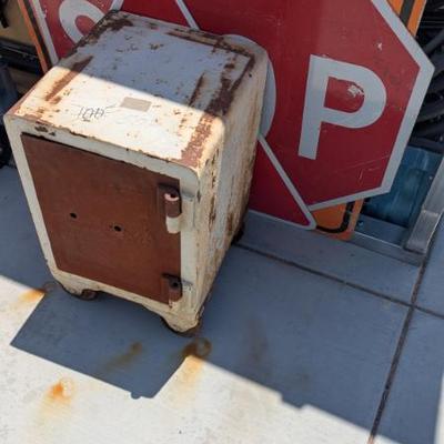 Sale Photo Thumbnail #389
