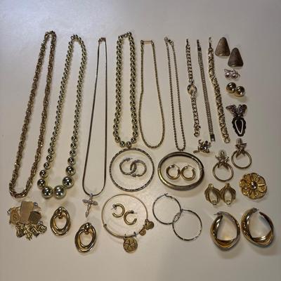 Gorgeous Vintage Gold Tone 