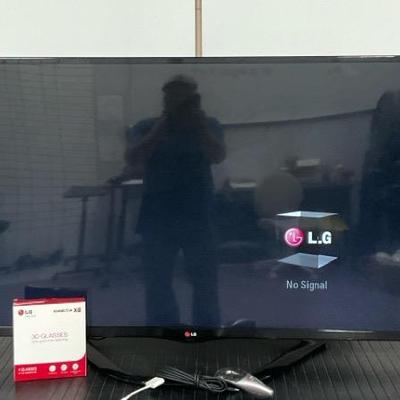 LG 50” Smart Tv W/ Remote And 3-D Glasses 