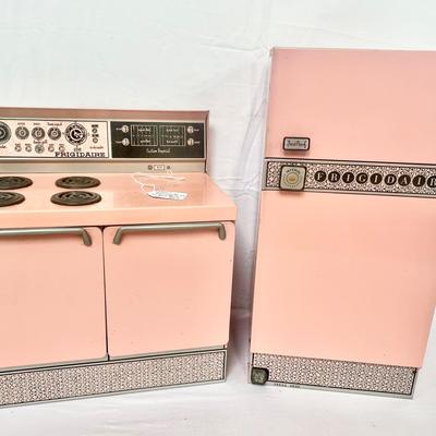 1950’s Wolverine Toy Frigidaire Fridge/Stove Set