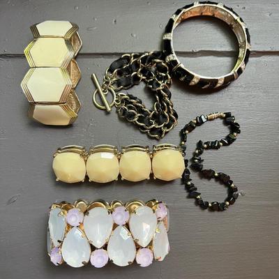 Bracelets Costume Jewelry 