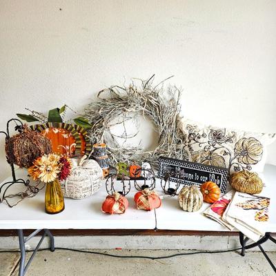 Fall & Halloween Decor