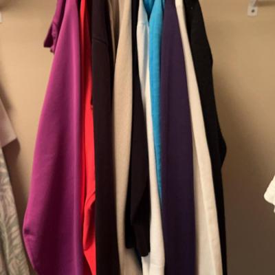 Chilly Weather Tops Size M And L (Includes Everything In Photos) 