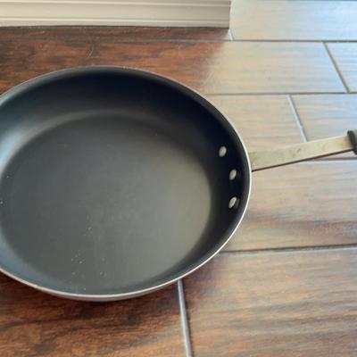 Tramontina Oversized Frying Pan