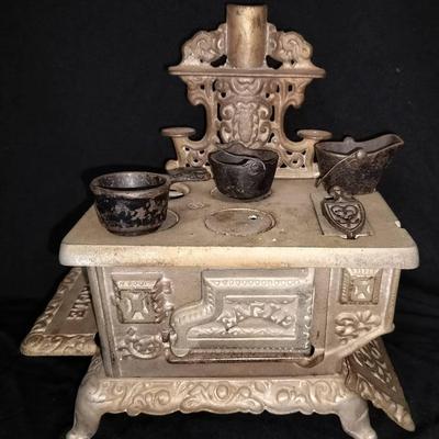 Cast Iron Collectible Vintage Toy Cooking Stove Set
