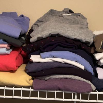 Collection Of T-Shirts And Sweatshirts Size M And L (Includes Everything In Photos)