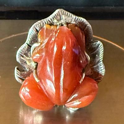 Hand Carved Carnelian Frog Sterling Silver Leaf Ring Size 8.25 - Total Weight 13.3 Grams